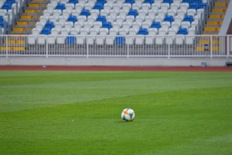 Riprende il calcio del Kosovo, queste tre partite sono combattute oggi sotto la Coppa