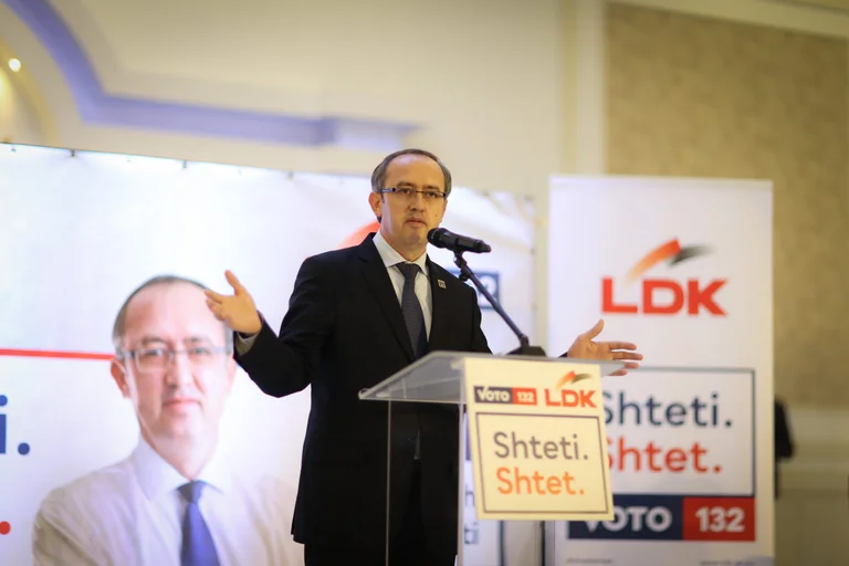 Hoti: Me LDK-në në krye Kosova nënshkroi dy marrëveshjet më të rëndësishme në historinë e saj