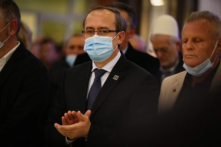 Kosovo Hoti in Fushe vows documentation regulation für Albaner im Tal