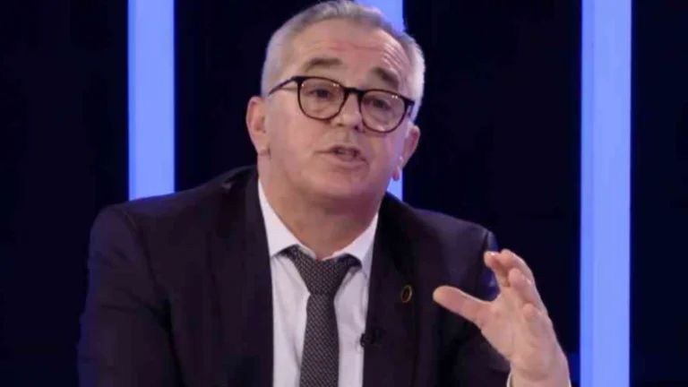 Nous allons construire deux centrales hydroélectriques et une installation d'information.
