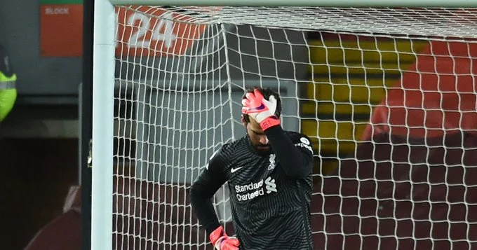 Ecco quello che Clopp ha detto al portiere Allison dopo i gravi errori che ha fatto nella partita contro Man City