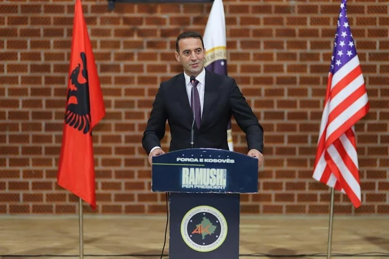 Daut Haradinaj pubblica foto dall'incontro nel paese natale