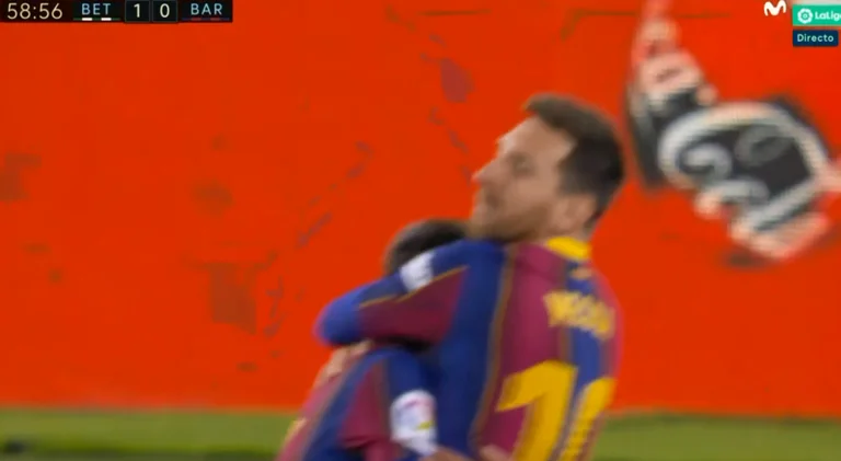 He couldn't stand to see his team from the bench when he lost, Mess is in the second half and he scores.