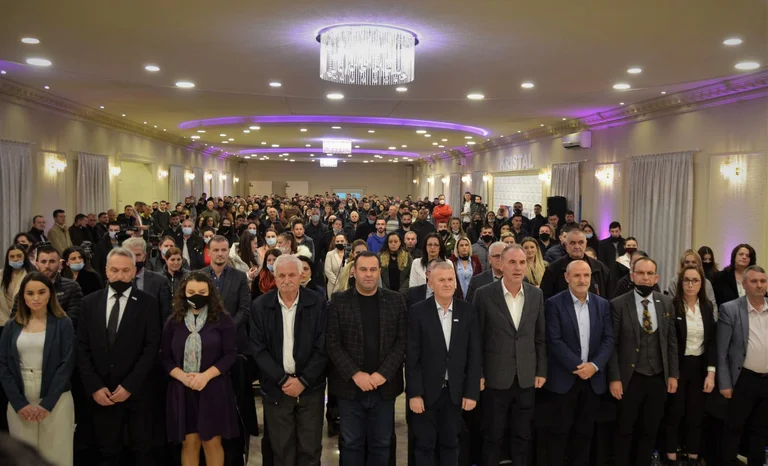 Ferizaj dit à Po Limaj et à sa cause