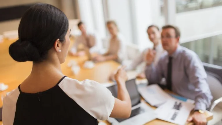 Au Kosovo, les chercheuses d'emploi sont plus instruites que les hommes