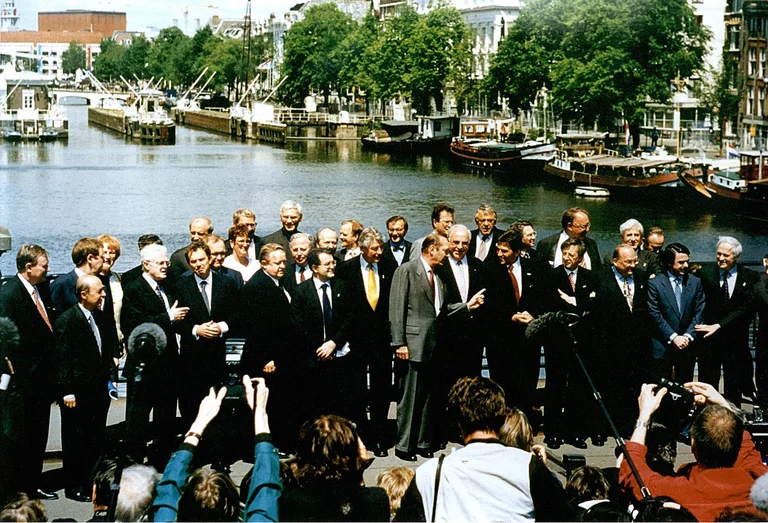29 anni fa Stati europei si sono riuniti