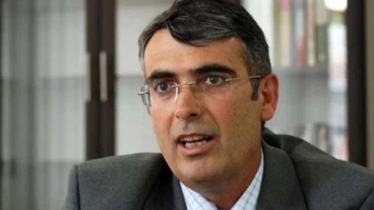 Hamiti: E neveritshme, jo njerëzore dhe jo kulturore të ekspozohen në rrjete sociale duke ia prerë kokën e shtazës