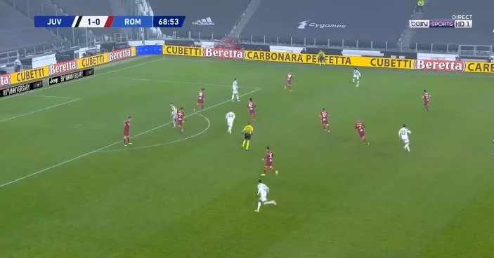 Juventus doble contra Roma, el defensor de Roma marca en su puerta