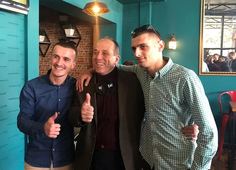 Shala visits Gjakova, gets support from young people who will vote for the first time