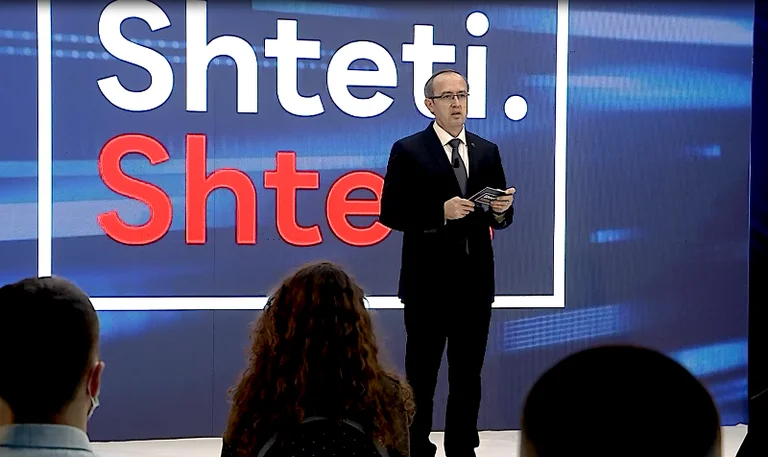 LDK-ja prezanton programin për teknologji, rini dhe sport: Nga shtatori do të hapen shtatë shkolla digjitale