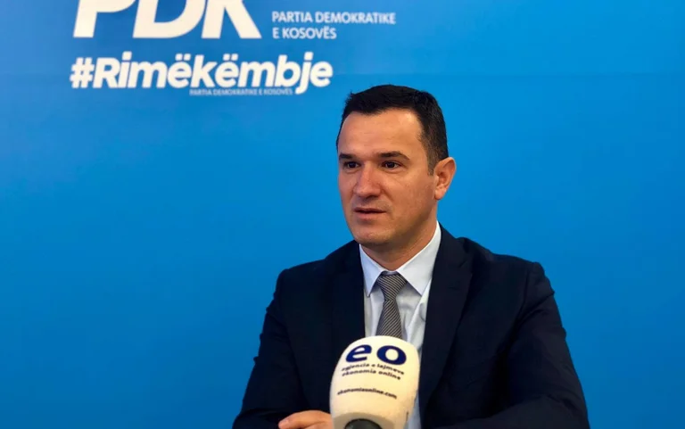 Hoxha: PDK pour restaurer l'État, salaire minimum à 300 euros