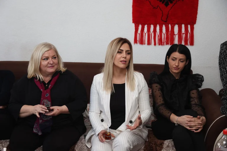 Deliu: Apoyamos a las mujeres que trabajan para mejorar la situación de la mujer en la sociedad