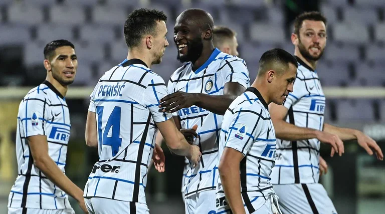 A solid victory interest against inappropriate Fiorentina takes the primat in Serie A