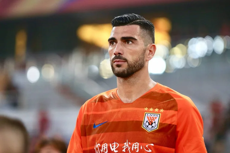 Graziano Pelles' adventures continue, official at the new club