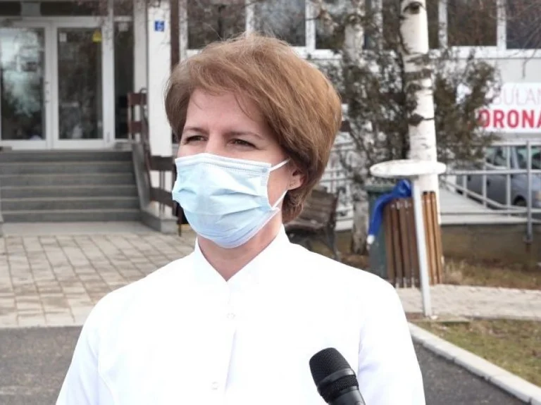 Infectious Clinic Director Dr. Ayazi-Berisha Lindita