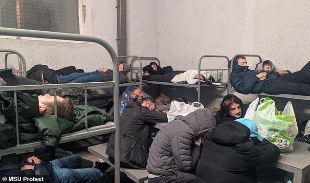 The Russian police took part in the protests about Navajo, inhumane torture against two sisters