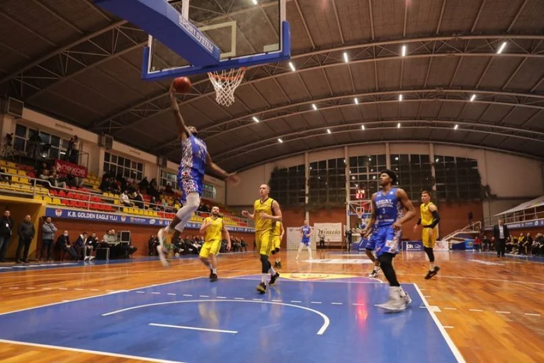 Pristina califica en las semifinales de la Copa, derrota a Pec