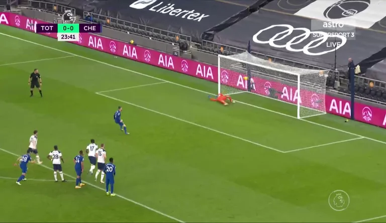 Chelsea stringe Tottenham, segna Jorginho