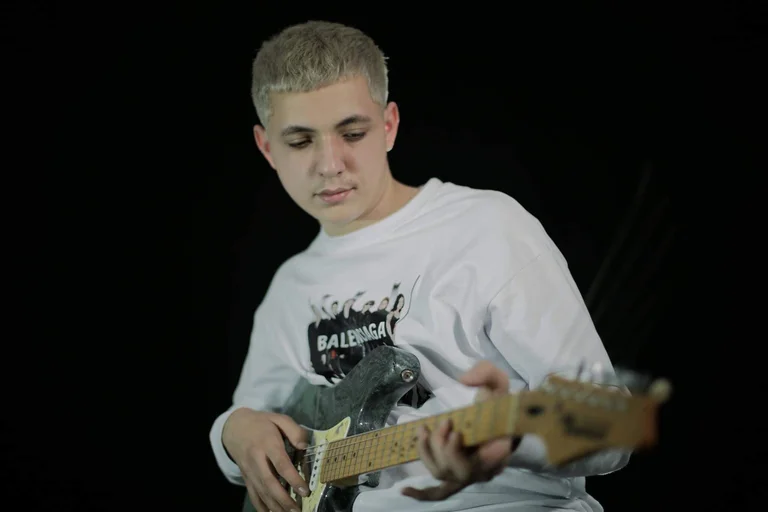 Eric Grainca, 17, the 17-year-old who promises a lot in music