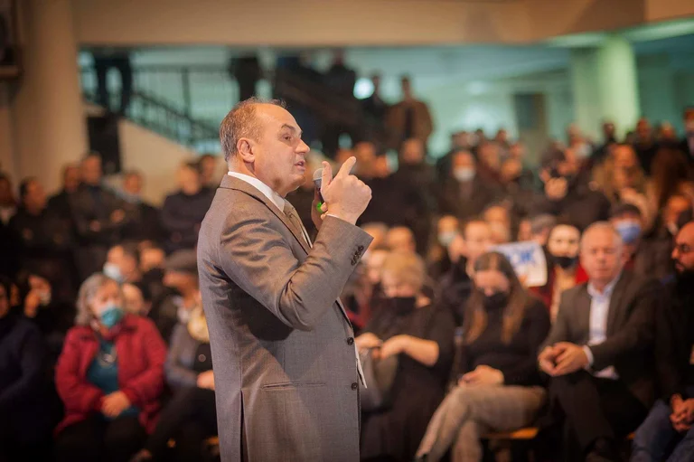 Hoxhaj in Skenderaj, Mitrovica and Vushtrri: PDK victory extends all over Kosovo