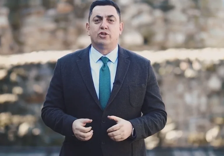 Voton PDK per il recupero del Kosovo (Video)