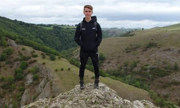 He was in a coma just before the pandemic blew up, 19-year-old comes across when he wakes up.