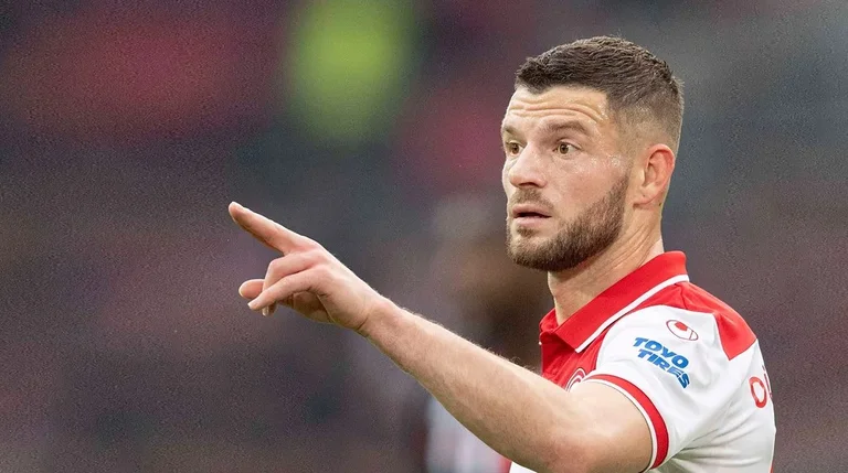 By this note Valon Berisha was praised in last night's match against Agers