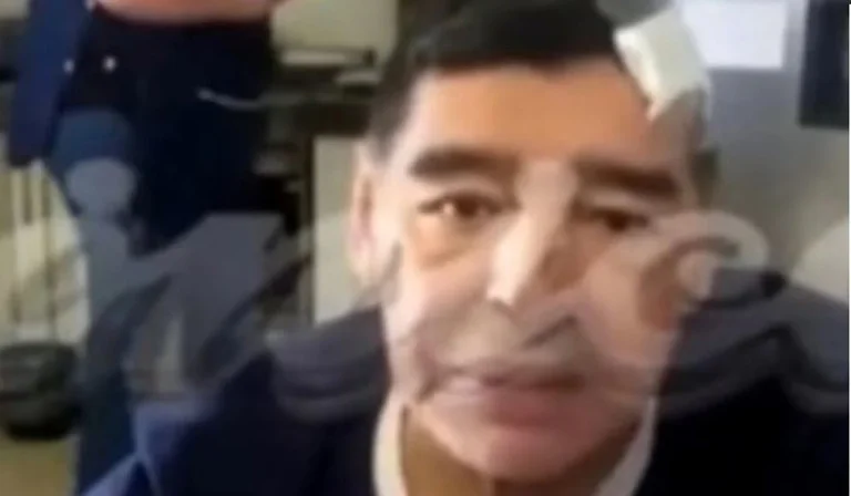 Maradona appears in a new video after surgery: “I'm bruised...”