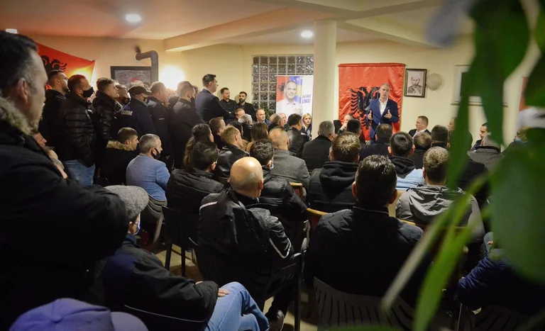 Kijevo y Bubavveci rescaten de armas de línea 121