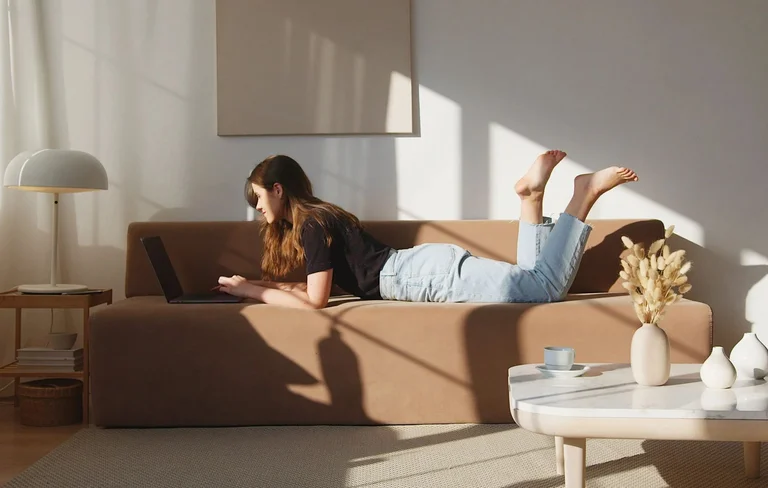 Les poons dans le dos se sont transformés en votre horreur, avec ces trois actions vous échapperez à eux