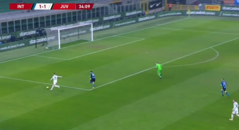 Ancora una volta, Cristiano Ronaldo, goal éhajgare dopo errore in difesa dell'Inter
