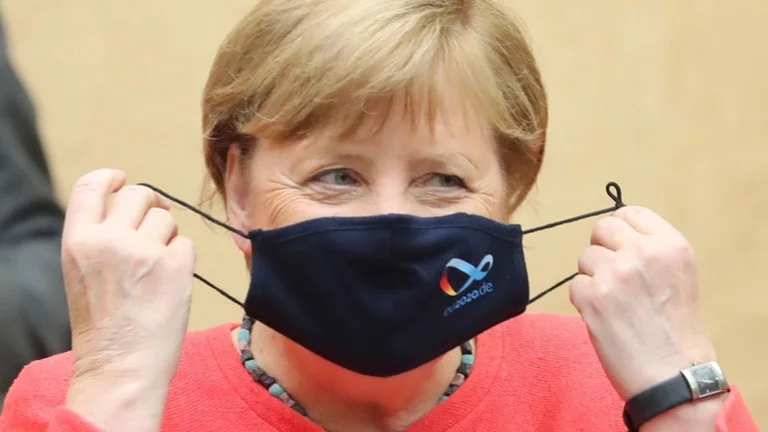 Koronavirusi: Merkel vendos rregulla të reja për ata që dalin ose kthehen nga/në Gjermania