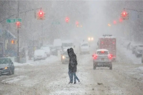 Heavy snowstorm strikes U.S. East Coast, flights, and vaccines cease