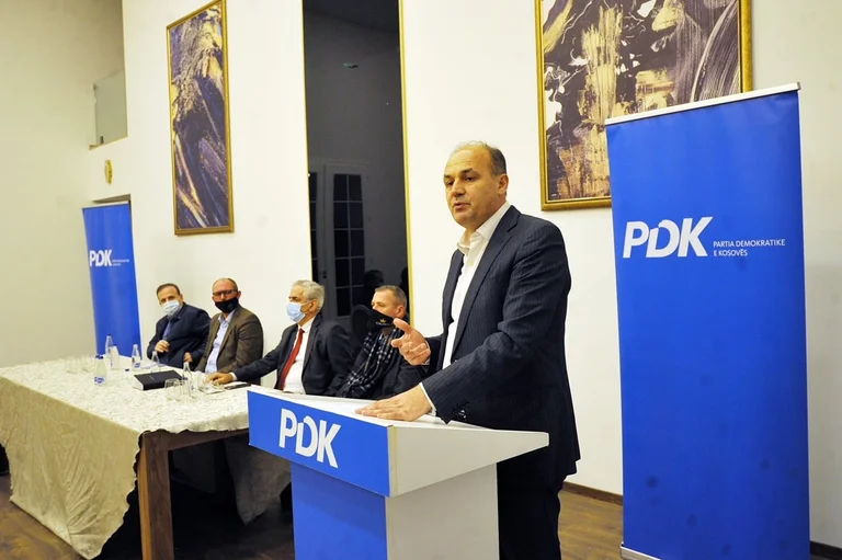 Hoxhaj in anno: Dopo il fallimento dei due governi, PDK solo speranza per i cittadini