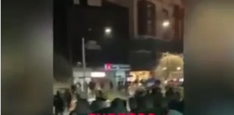 Cittadini in Skenderaj cheer Albin Kurti “U n D K, KLA...