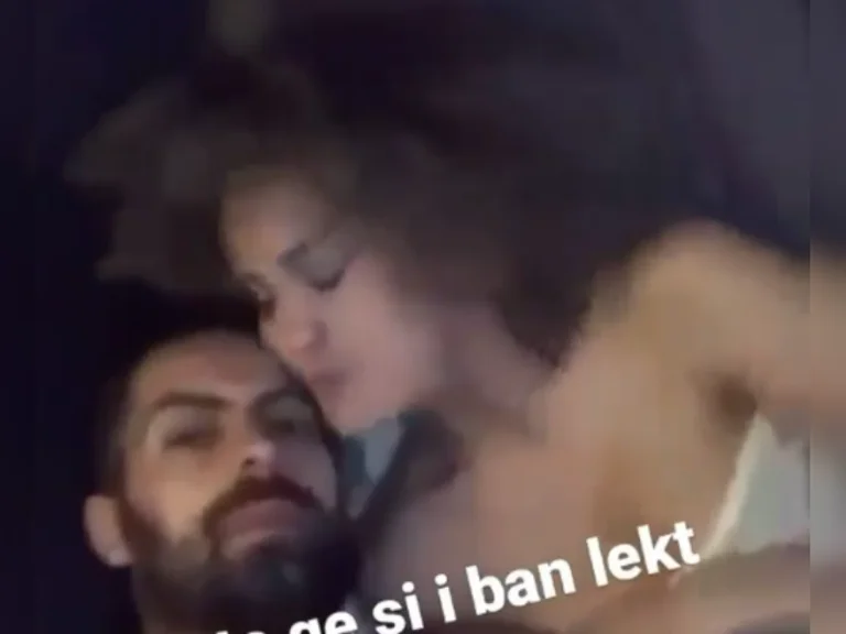 Die berühmte Schauspielerin wird im Bett mit einem Mann geküsst (Video +18)