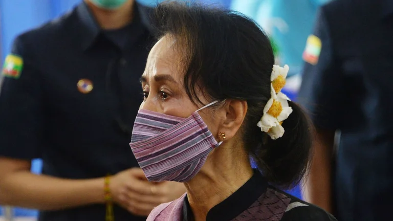 Sie haben Macht in einem Hautausschlag, reagiert auf Myanmars inhaftierter Führer