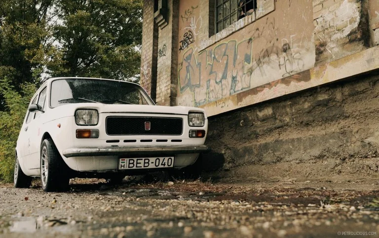 VV ufficiale confronta il suo partito con Fiat 127