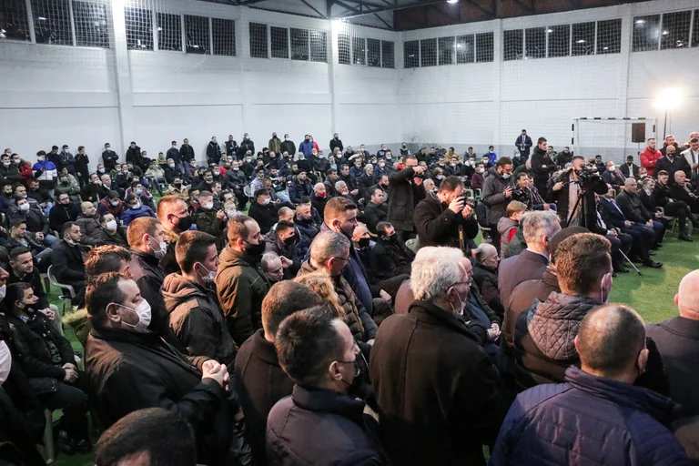 Katër tubimet e Haradinajt, që dëshmuan se ka përkrahje të madhe në Pejë