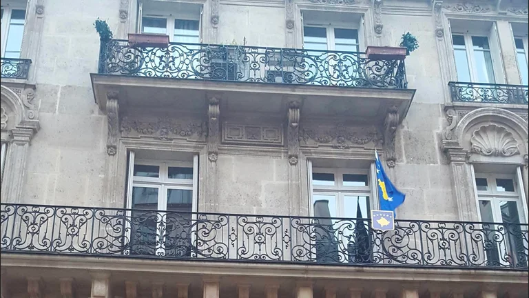 Ambasada e Kosovës në Paris ka një njoftim të rëndësishëm për qytetarët