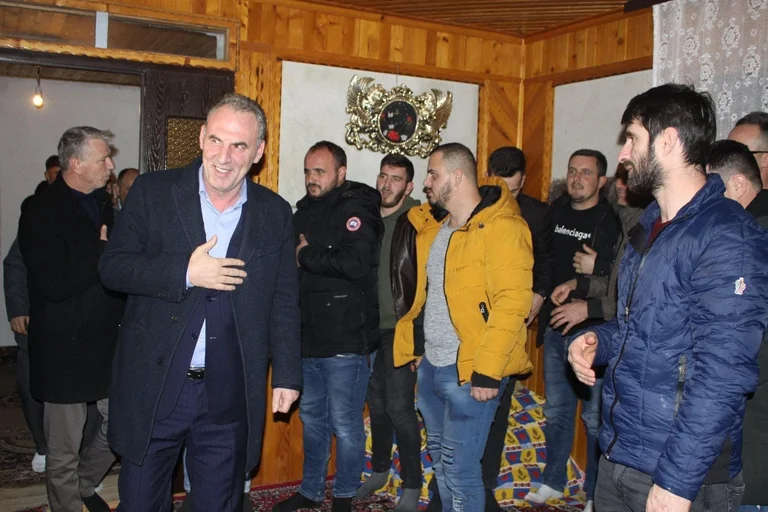 Sferka e Klinës e rreshtuar pas kauzës së Fatmir Limajt për zgjedhjet e 14 shkurtit