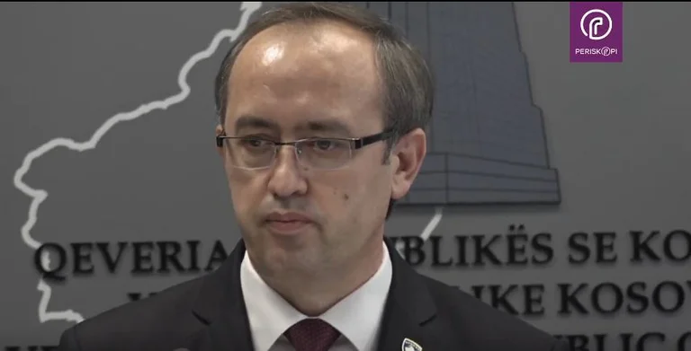 Avdullah Hoti mban sot konferencë për media