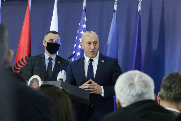 Haradinaj në Klinë: Ndihmat për bizneset dhe qytetarët do të jenë prioritet i yni