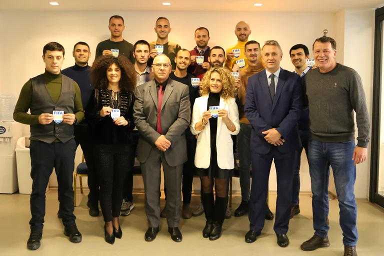 FIFA dhuron stemat e reja për 13 gjyqtarë kosovarë