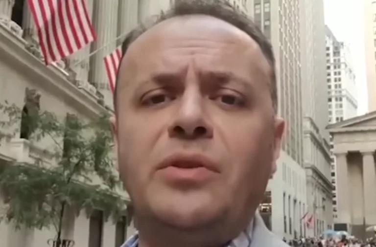 Enver Hoxhaj shkrihet së qeshuri me Gjonbalajn e 50 milionëshit: “Nëse fiton VV-ja, investoj” (Video)