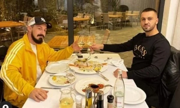 Skivi jep lamtumirën e fundit Albert Krasniqit te varrezat