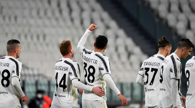 Juventus shkatërron SPAL dhe kalon në gjysmëfinale të Kupës së Italisë