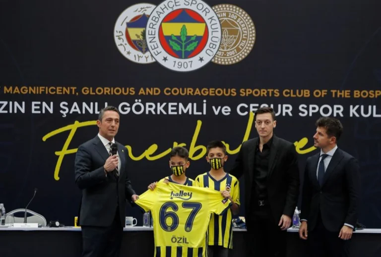 Kuptimi i jashtëzakonshëm i numrit të Ozilit te Fenerbahce
