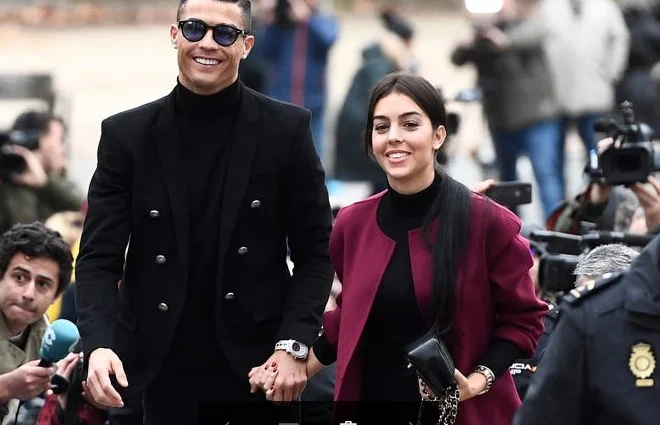 Cristiano Ronaldo mungon në ndeshjen e sontme, e mori pushim për ditëlindje të gruas