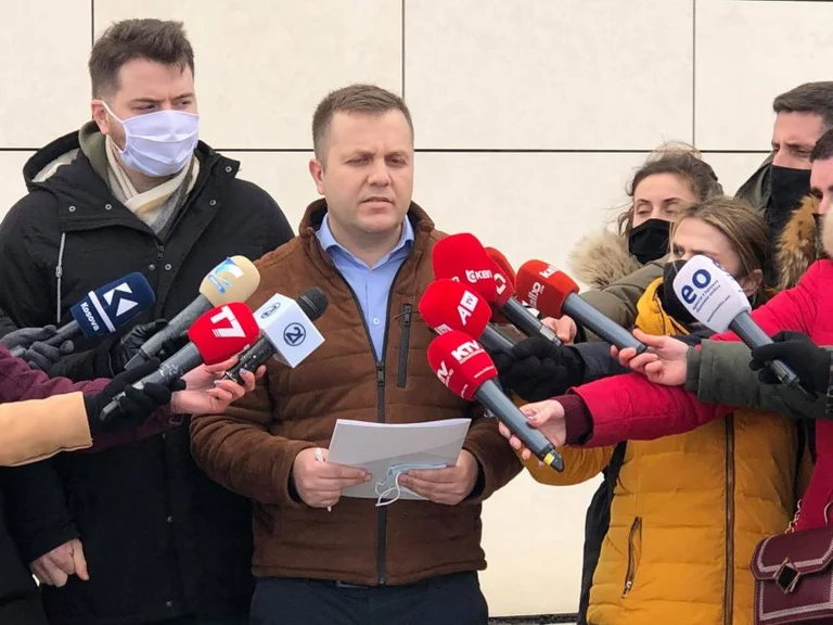 VV lavdëron Supremen: Kanë argumente për ta certifikuar Kurtin si kandidat